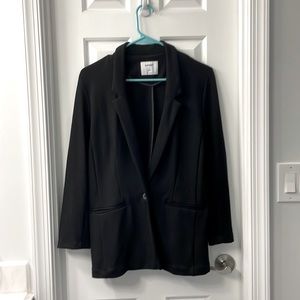 Black Relaxed One-button Blazer